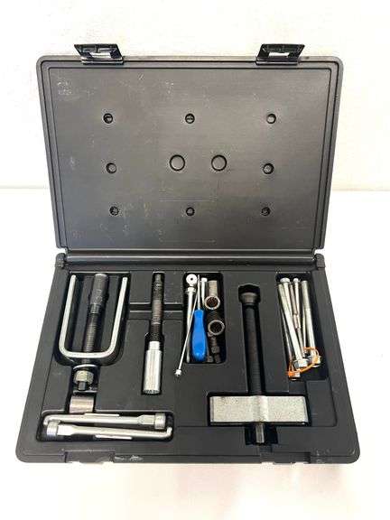 thumbnail image 2 of Strong Carbon Steel Steering Wheel Puller Kit – Handy Tool For Car Repairs & Maintenance 2 of 9
