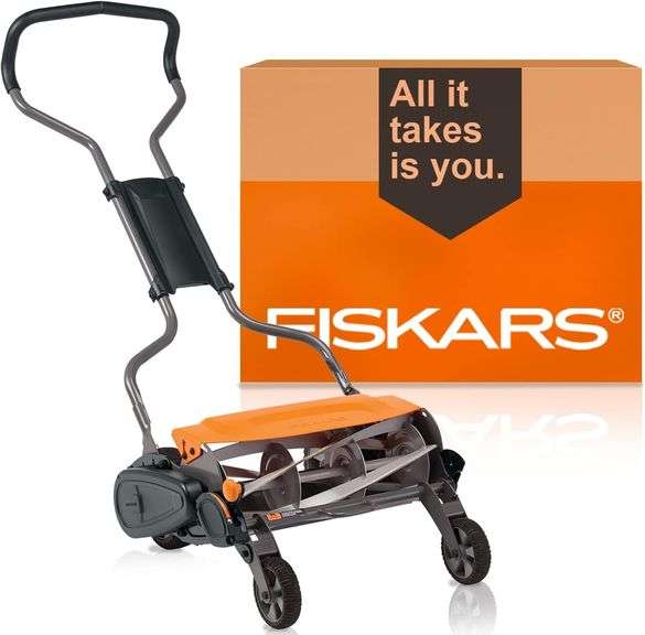 Fiskars StaySharp Max Reel Push Lawn Mower - 18" Cut Width - Manual Cordless Grass Trimmer - Grey - Brand New!
