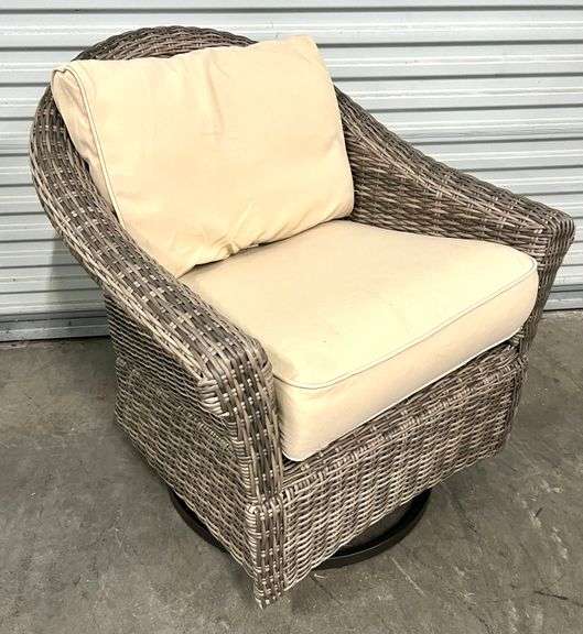 HAMPTON BAY OUTDOOR PVC WICKER SWIVEL ROCKER NEW! Auctionology LLC
