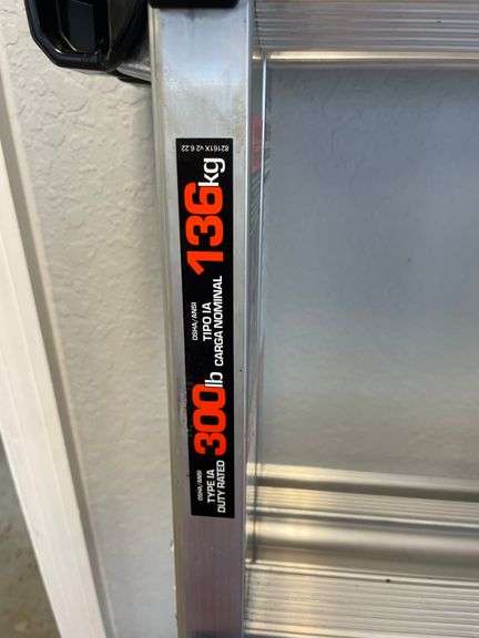 Little Giant Ladders Multi M17 18-ft Reach Type 1a- 300-lb Load Capacity Telescoping Multi-Position Ladder