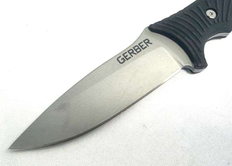 Gerber Big Rock Camp Knife Fixed 4.5" Bead Blast Plain Blade, GFN Handles, with Sheath - 22-01589